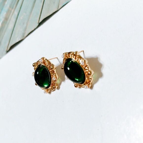 Green crystal stud earrings N325 - Picture 5 of 5